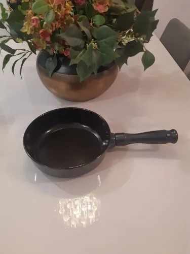 Frigideira de cerâmica.