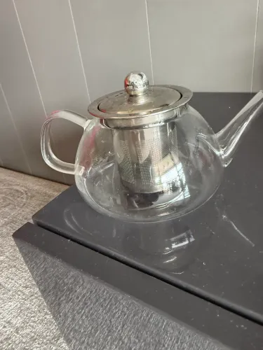 Bule com infusor para chá
