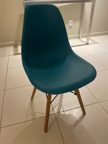 Jogo de cadeira Eiffel Charles Eames Base Madeira Azul Turquesa