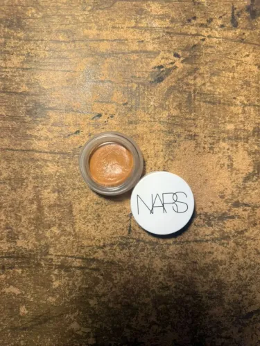 Corretivo Iluminador de Olhos Nars Light Reflecting - MAGIC HOUR<br>Usado 1 vez<br><br>215 reais