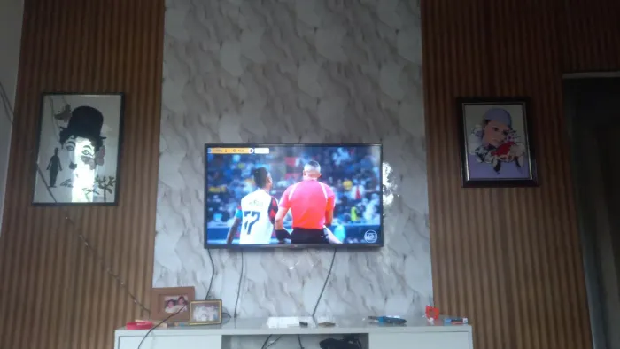 Vendo TV Led smart LG com defeito nas Leds para concerto ou retirada de peças.