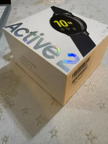 Samsung Galaxy Watch 2. Produto na caixa.