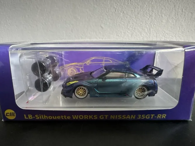 CM model 1/64 Nissan 35GT-RR