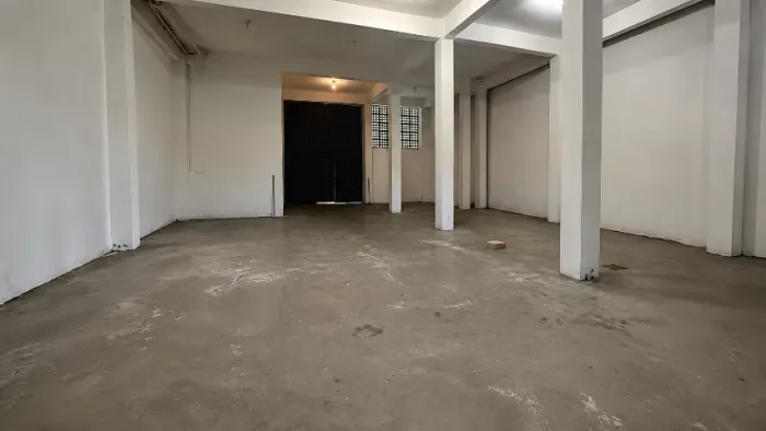 Alugo galpão de 200m²