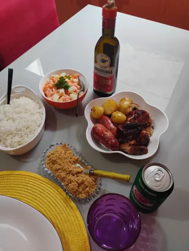 Vaga auxiliar cozinha