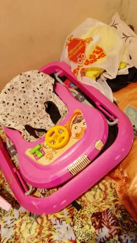 Vendo cadeirinha de descanso e andador