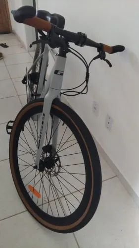 Bicicleta Elétrica 700 Gts M1 Freio Hidráulico 8v Shimano E-bike Urby 250W 48V