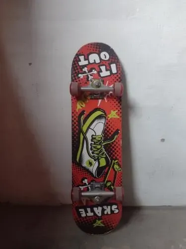 Skate semi novo 