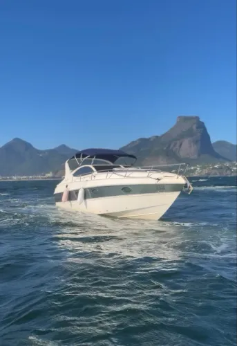 LANCHA REAL CLASS 31 COM EXTENSÃO DE POPA
