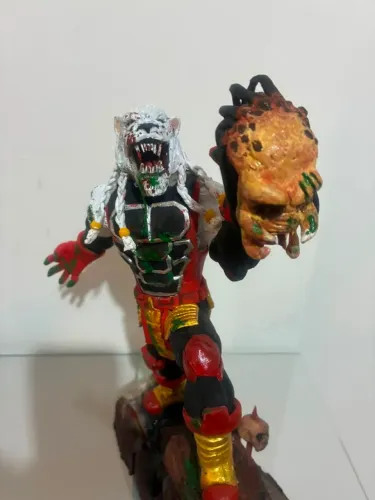 Escultura Battle beast_ invencível 25 cm