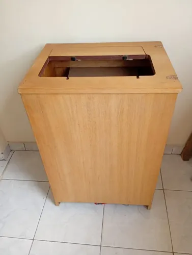 Gabinete para máquina de costura