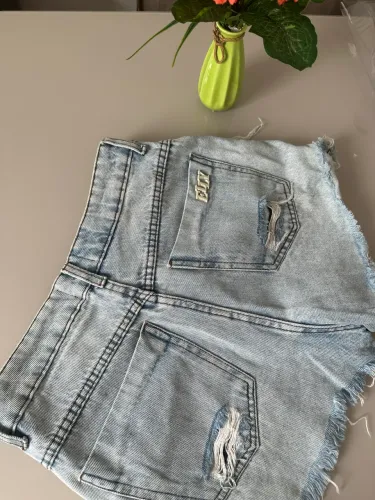 Short jeans