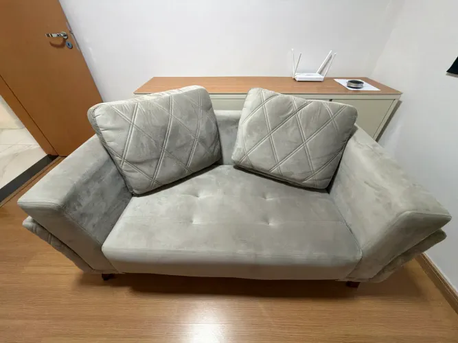 Sofa Rondomoveis 2 Lugares - Veludo - usado - em Otimo estado
