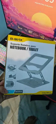 Suporte metálico para notebook e tablet