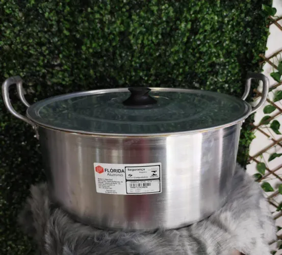 Panela grande caçarola n40 com capacidade entre 25 a 30 litros