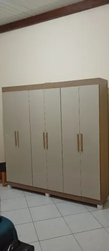 Guarda roupas 6 portas e 2 gavetas