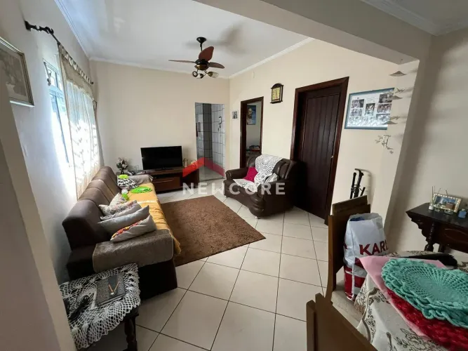 Casa em Rua Carlos Gomes - Jardim Casqueiro - Cubatão/SP