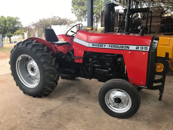TRATOR MASSEY FERGUSON CAFEEIRO