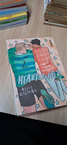 VENDO LIVRO HEARTSTOPPER VOL. 2 CAPA DURA