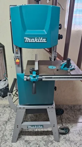 Serra Fita de Bancada Móvel 900W 220v- MAKITA-LB1200F