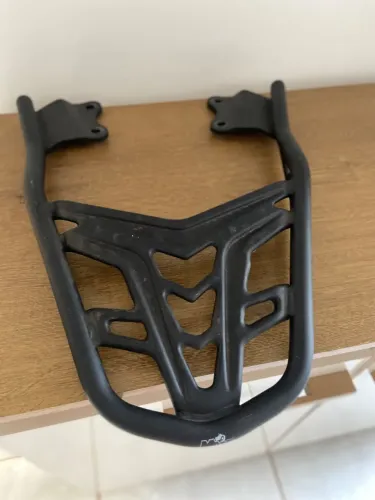 Suporte de baú para moto