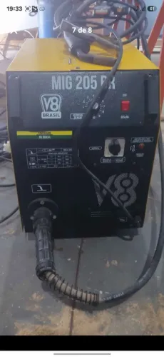 Máquina  de solda mig v8 Brasil 205 br 