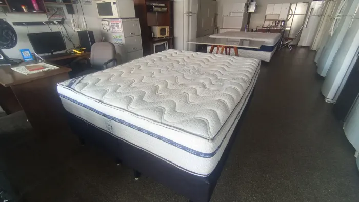 Cama box Queen size Colchão Ortobom 