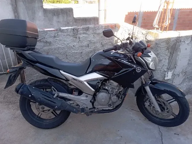 FAZER 250 - VENDA OU TROCA COM VOLTA MINIMA 6MIL