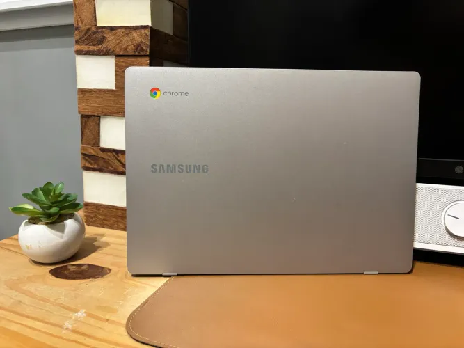 Chromebook Samsung 4 32gb SSD Celeron n4000