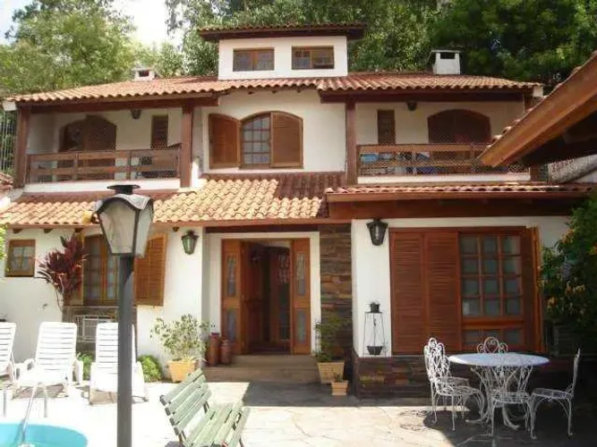 Casa em Rua Luzitana - Higienópolis - Porto Alegre/RS