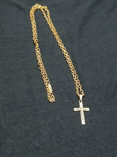 Cordão com pingente banhado a ouro 18k NOVO 