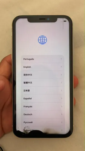 Iphone 11 com um leve defeito na tela