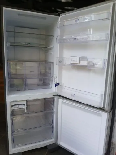 Geladeira panasonic semi nova 220v everse