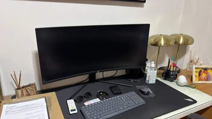 Monitor SuperFrame ultrawide curvo de 34 polegadas