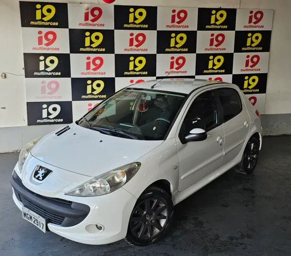 Peugeot 207 XR 1.4 Flex 8V 5P 2010