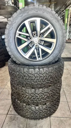 Rodas da Hilux Aro 18 Usadas com pneus Remold Bf novos 