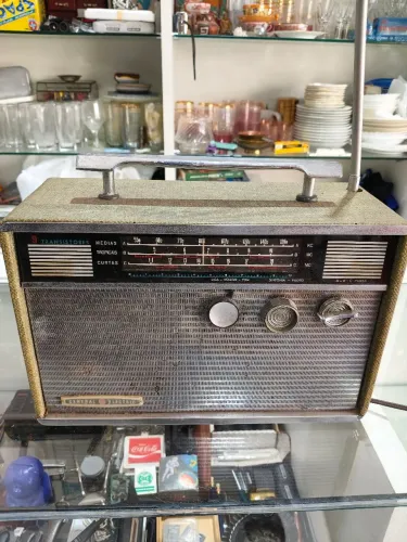 Rádio Vintage General Electric (9 Transistores) - Relíquia para Decoração ou Restauração