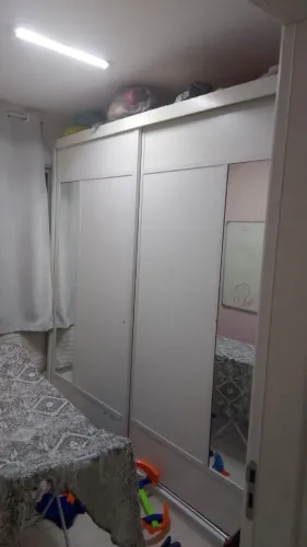 Guarda roupas grande casal doação