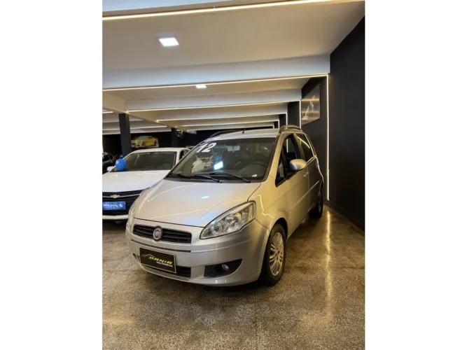 Fiat Idea Essence 1.6 Flex 16V 5P 2012