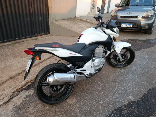 CB 300r