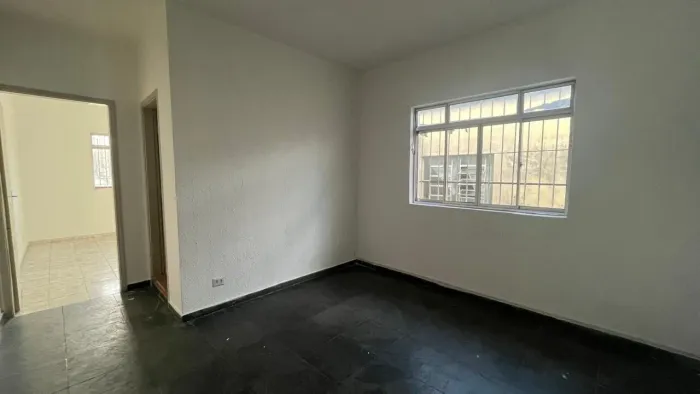 Locação: Sala comercial de 33m² no Jd. Germânia. Apenas 950m do Shopping Campo Limpo!