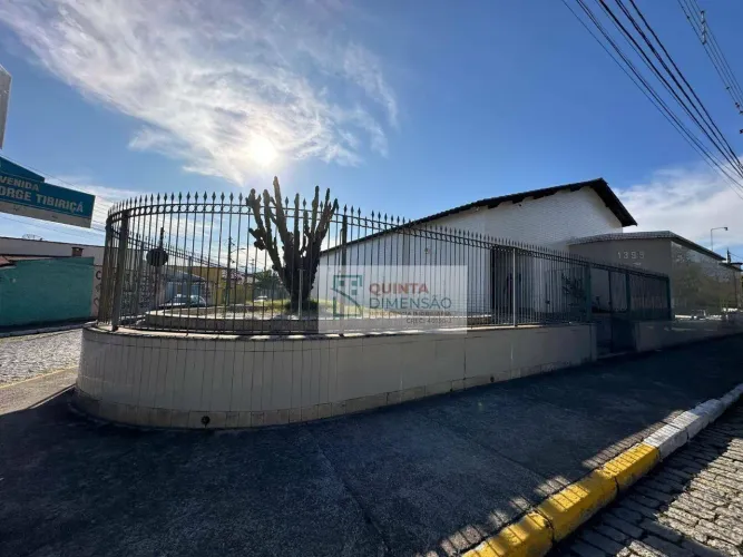 VENDE-SE/ ALUGA-SE IMÓVEL ALTO PADRÃO EM CRUZEIRO - COMERCIAL/RESIDENCIAL - LOCAL PRIVILEG