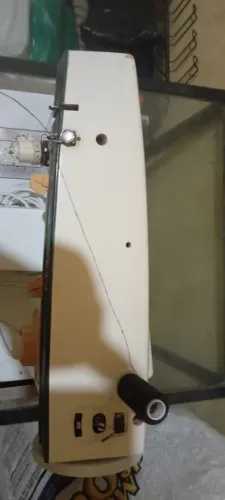 Máquina de costura semi nova