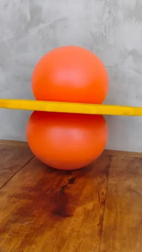 Pogobol infantil / Bola de equilíbrio - R$ 35