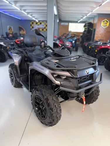 Quadriciclo Can am 700 MAX XT 2025