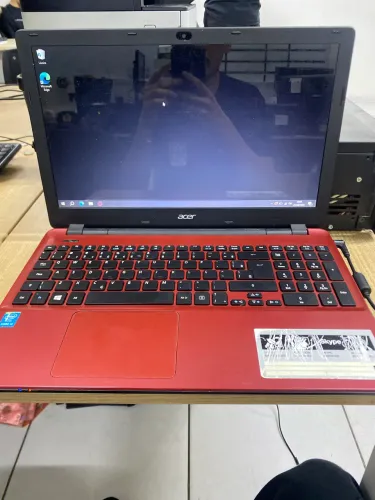 Notebook Acer Core i3 | 4GB RAM | SSD 480GB (Rápido!) - Leia a descrição