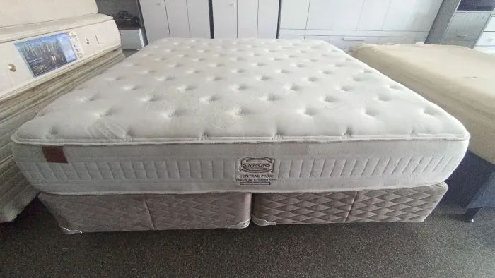 Cama box super king size Colchão Simons molas ensacandas bambú dividimos TB cartão 