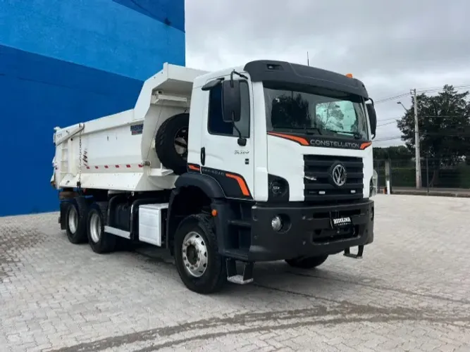 Caminhão Volkswagen 31.320 6x4 ano 2023/24 Caçamba Basculante 