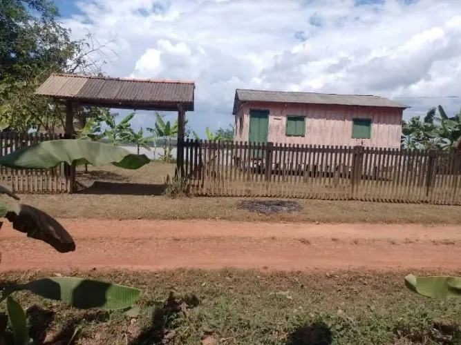 Terreno com 30m de frente por 150m de fundo