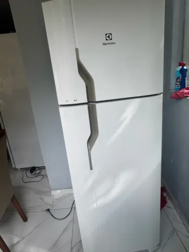 Geladeira Electrolux Duplex - R$ 700,00 Vendo geladeira Electrolux duplex